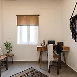 Yria Traditional House Semesterbostad
