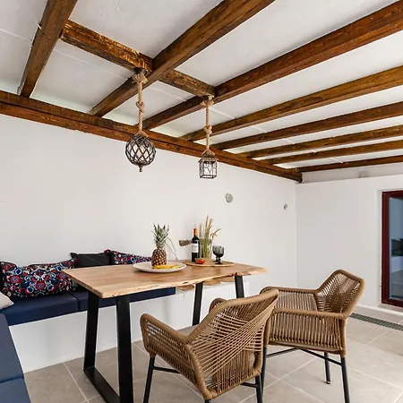 Nyaraló Yria Traditional House